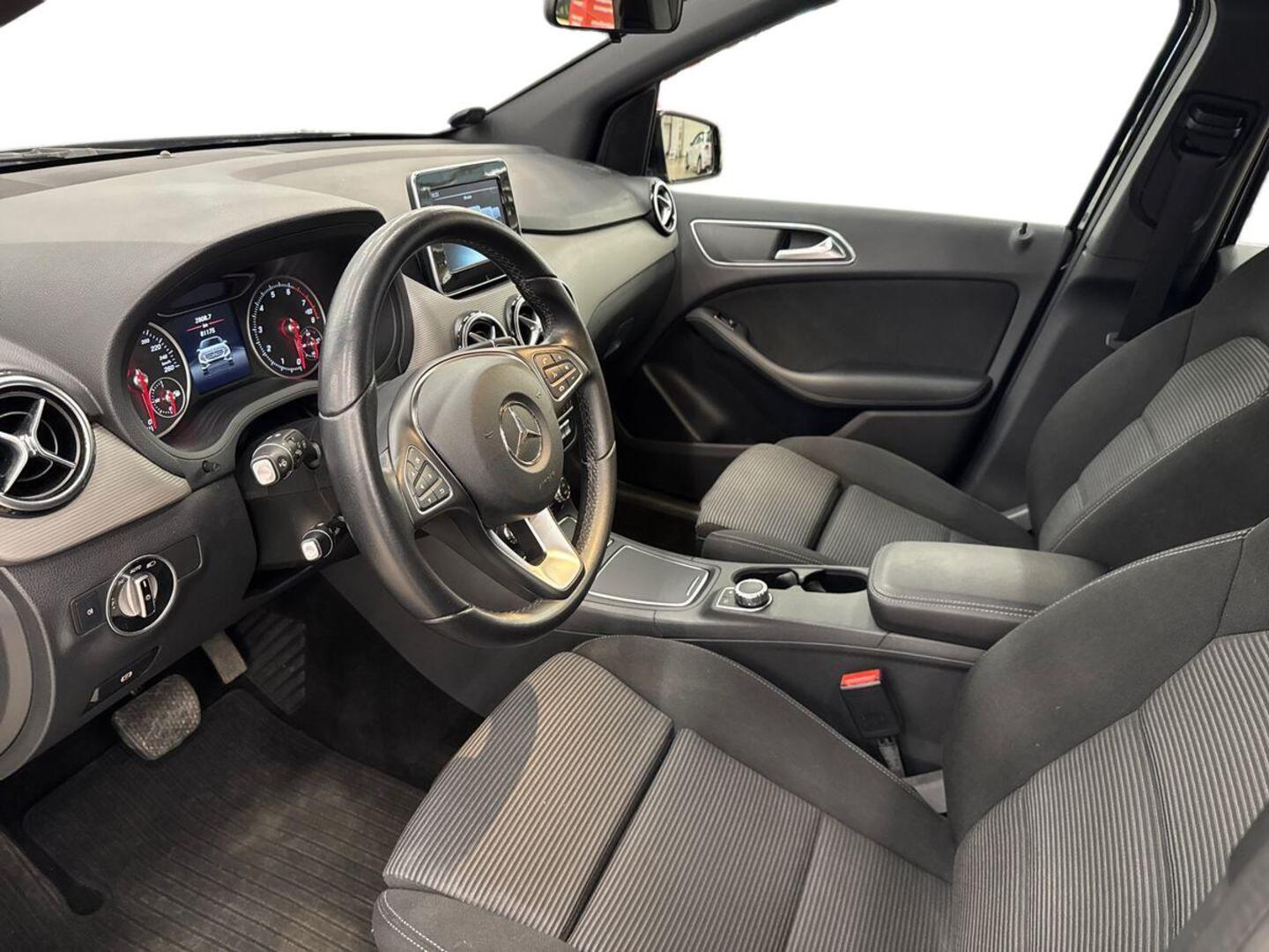 MERCEDES-BENZ B 2016