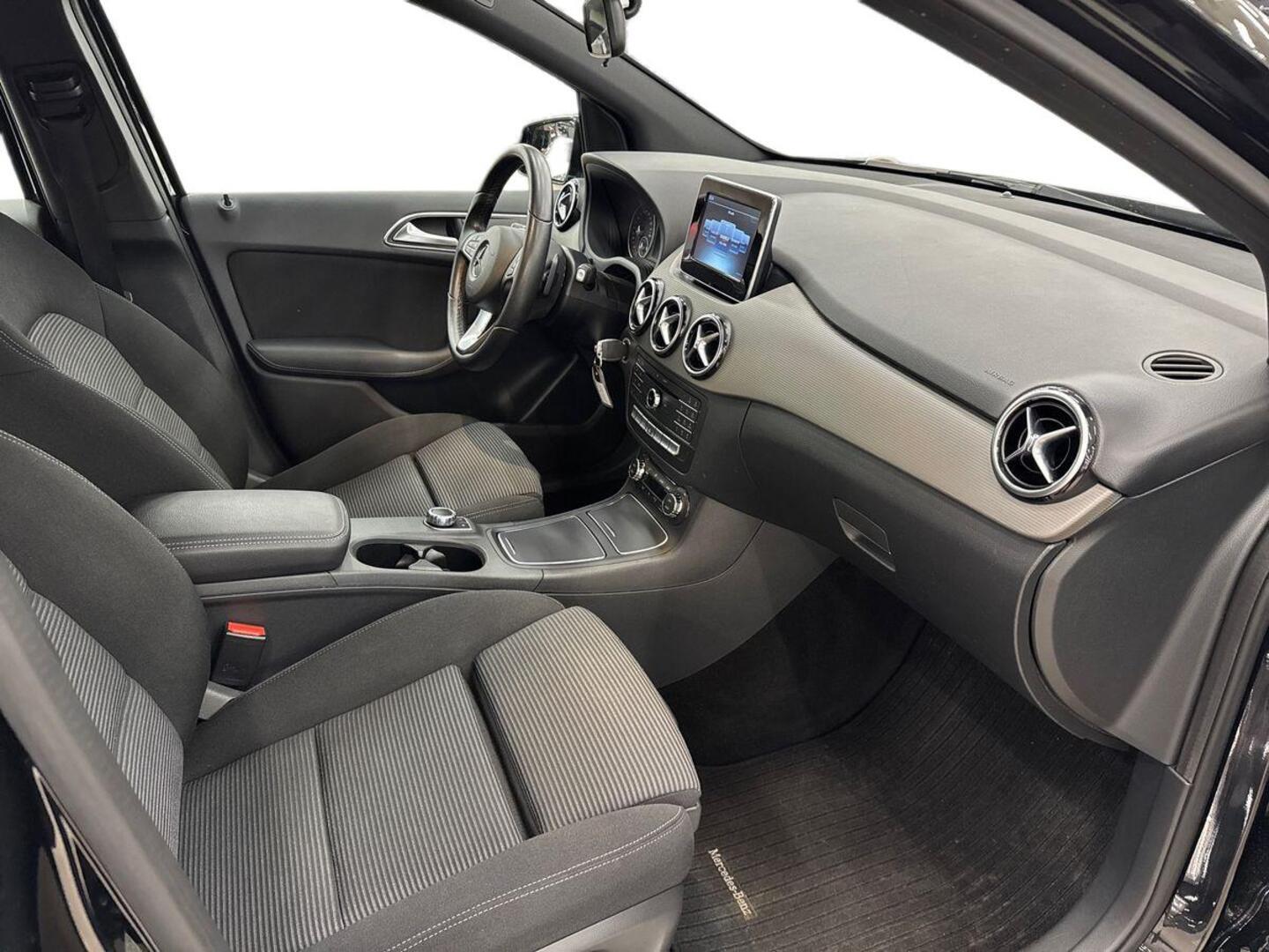 MERCEDES-BENZ B 2016