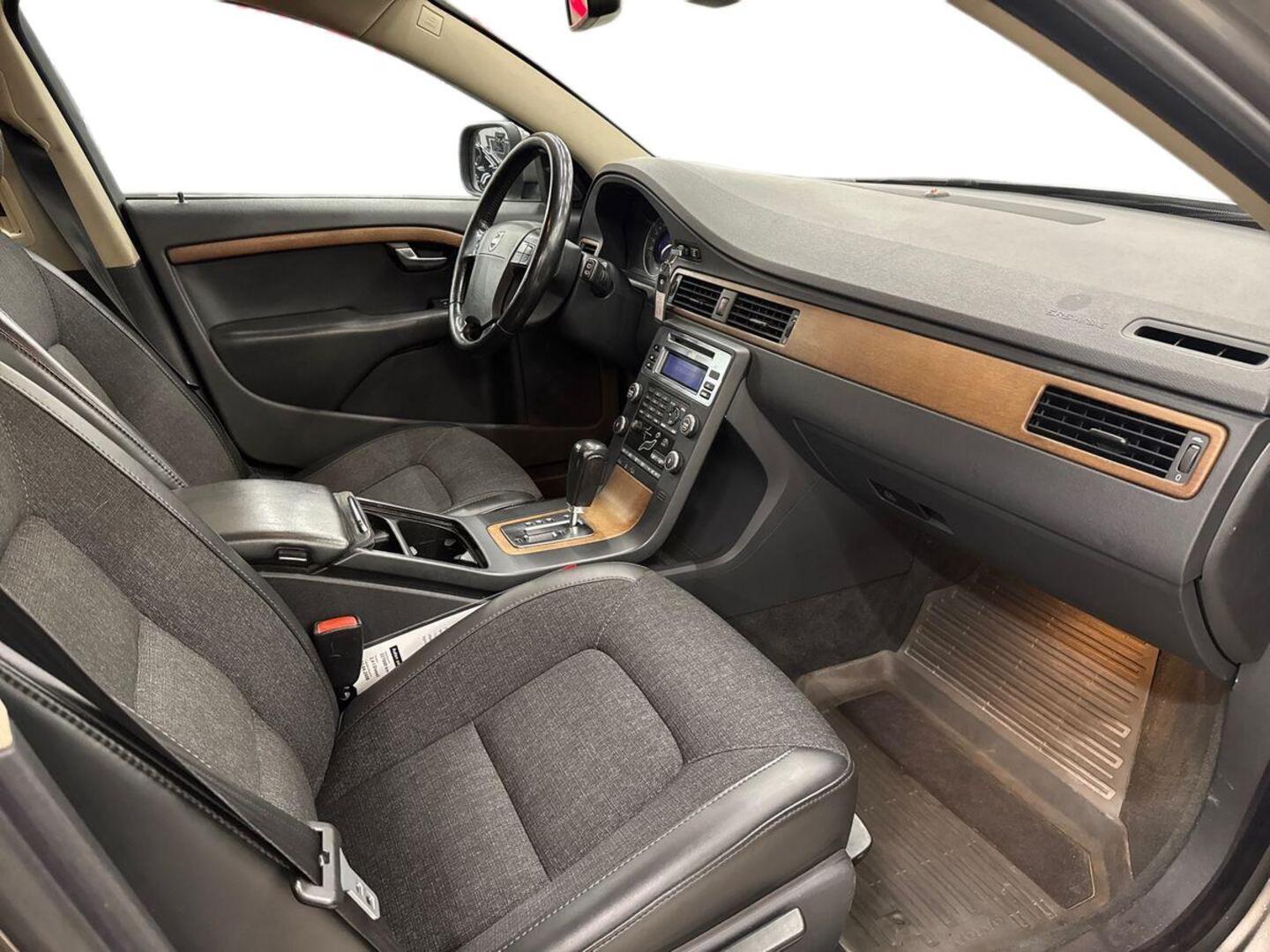 VOLVO XC70 2008