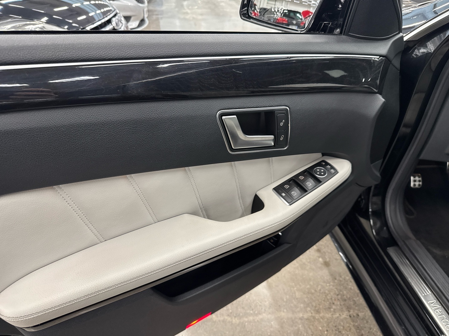 MERCEDES-BENZ E 2015