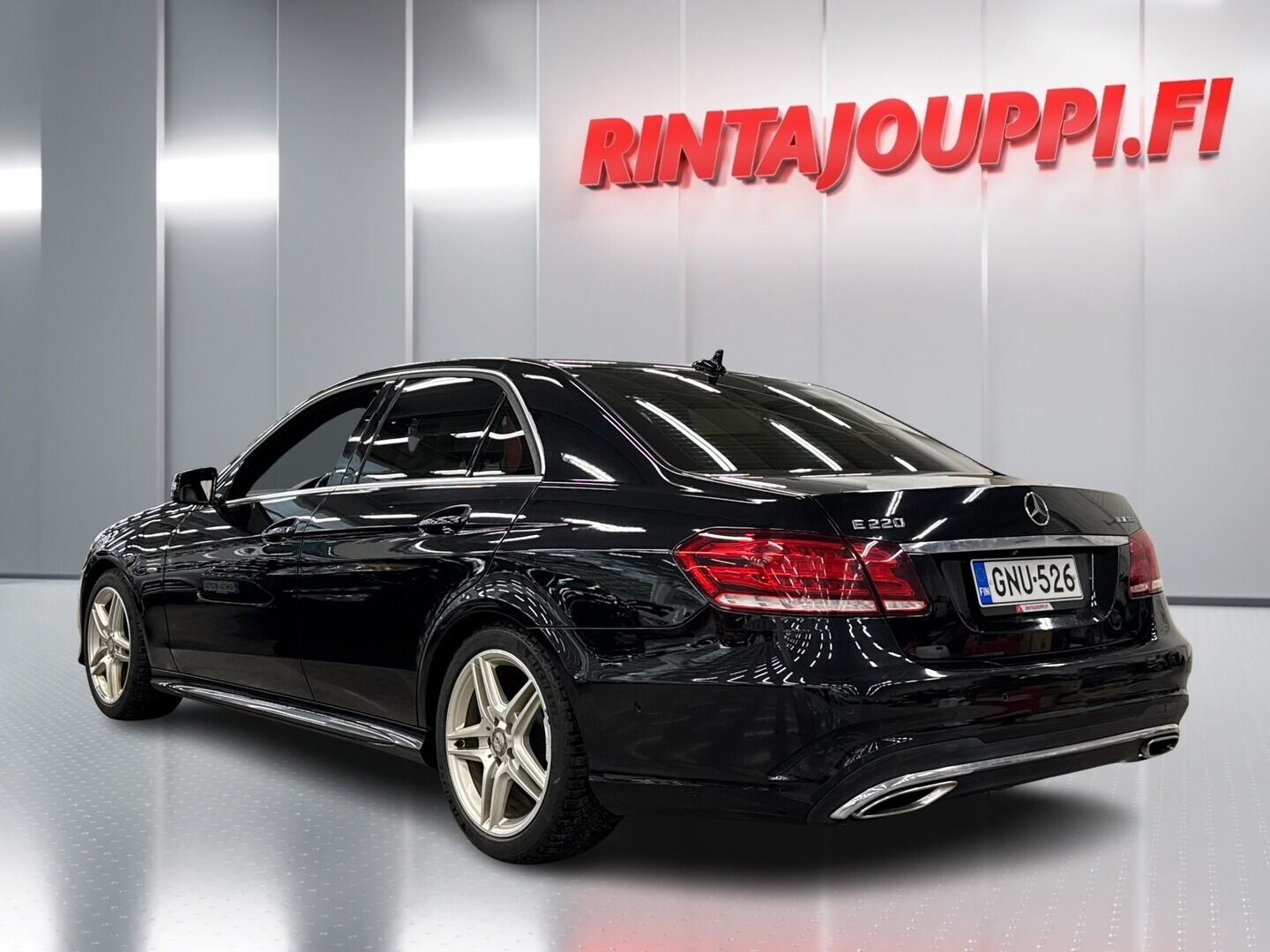 MERCEDES-BENZ E 2015