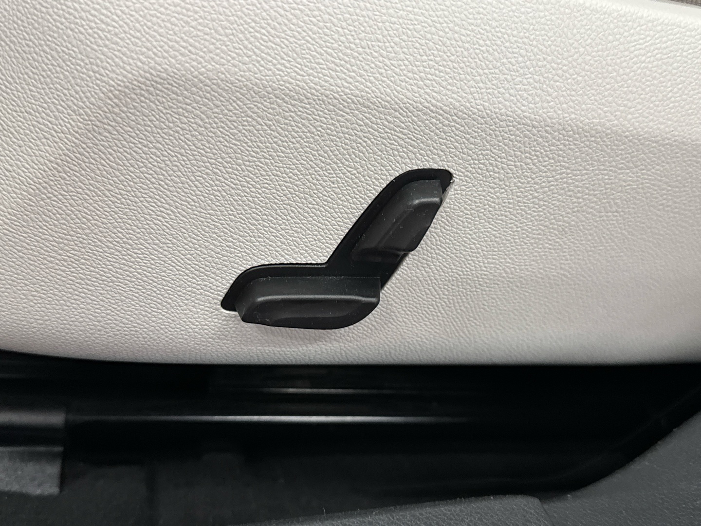 MERCEDES-BENZ E 2015