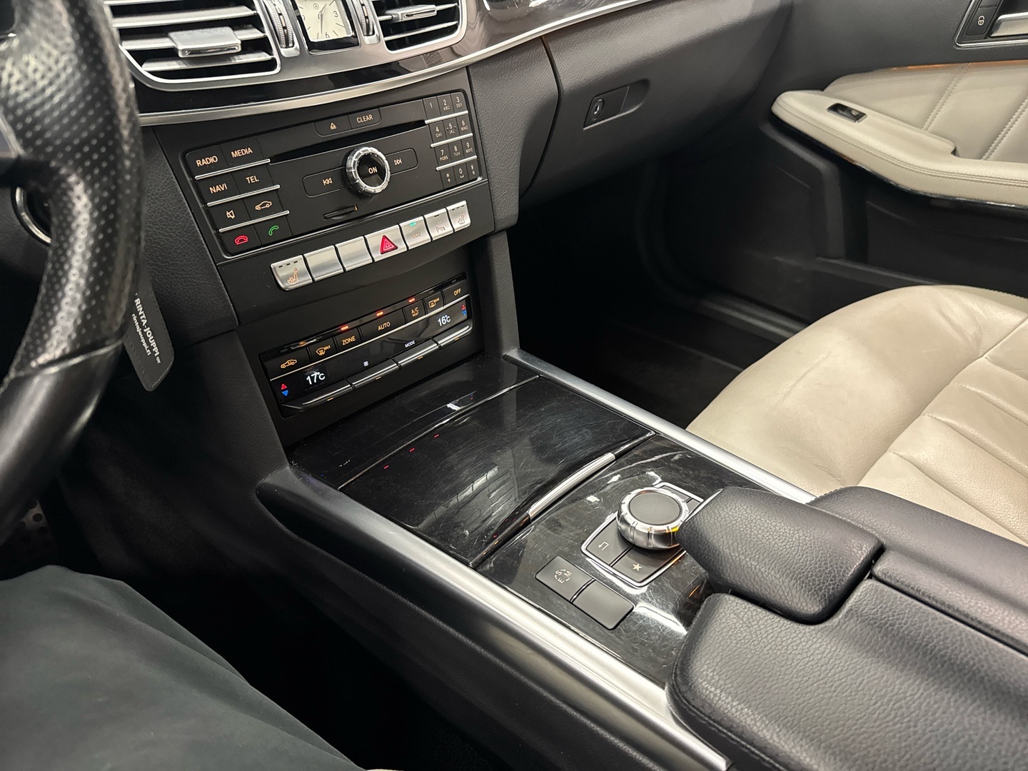 MERCEDES-BENZ E 2015