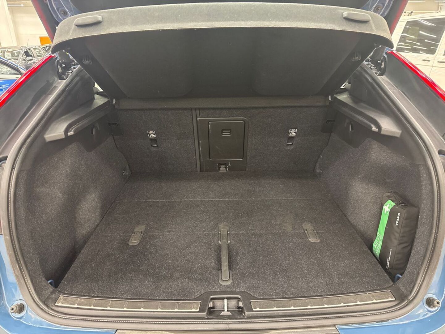 VOLVO C40 2022