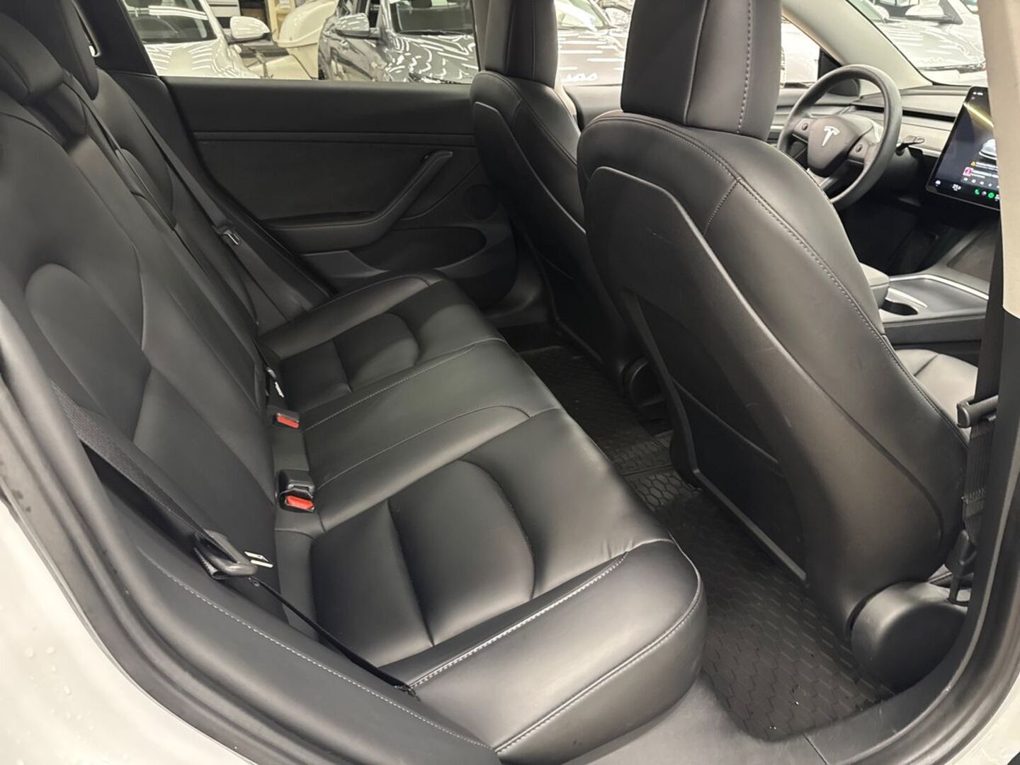 TESLA Model 3 13