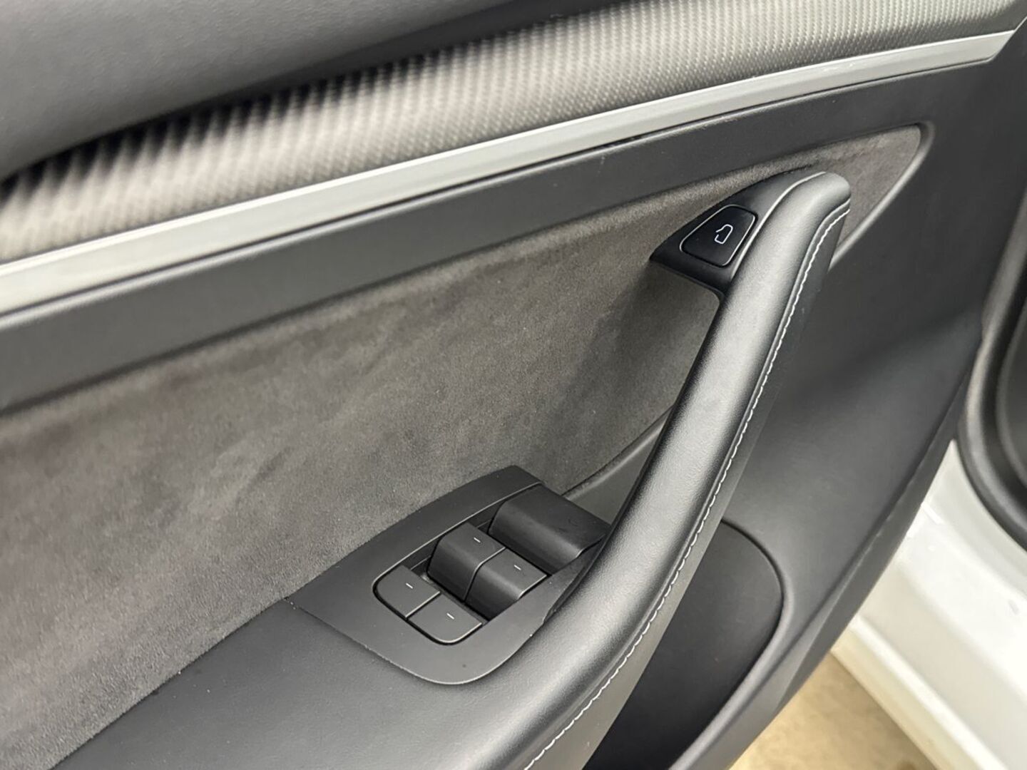 TESLA Model 3 14