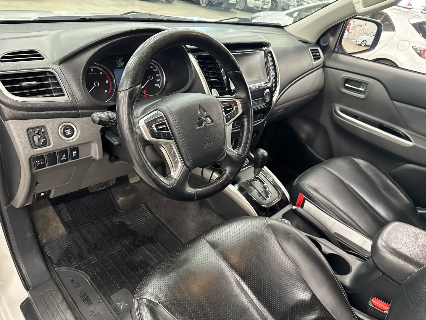 MITSUBISHI L200 2018