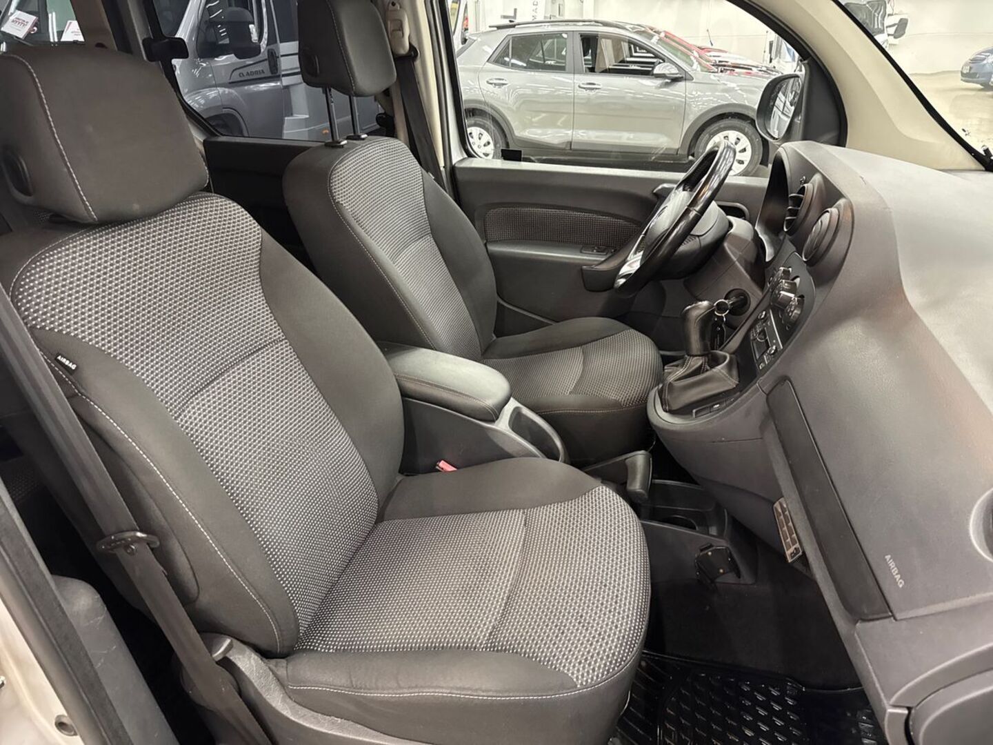 MERCEDES-BENZ Citan 2012