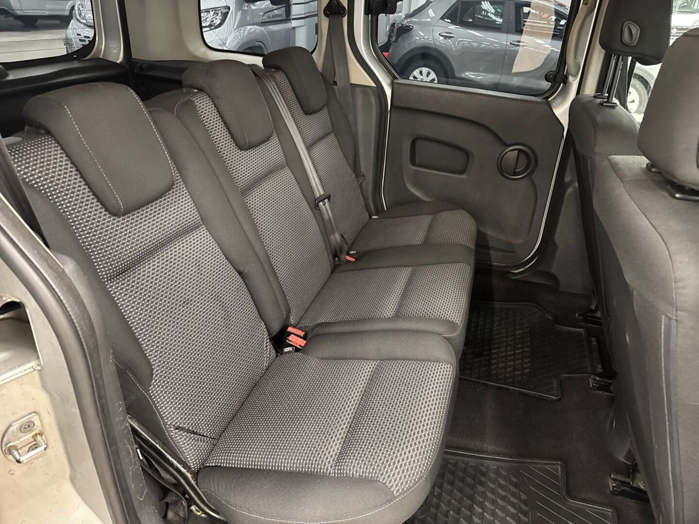 MERCEDES-BENZ Citan 2012