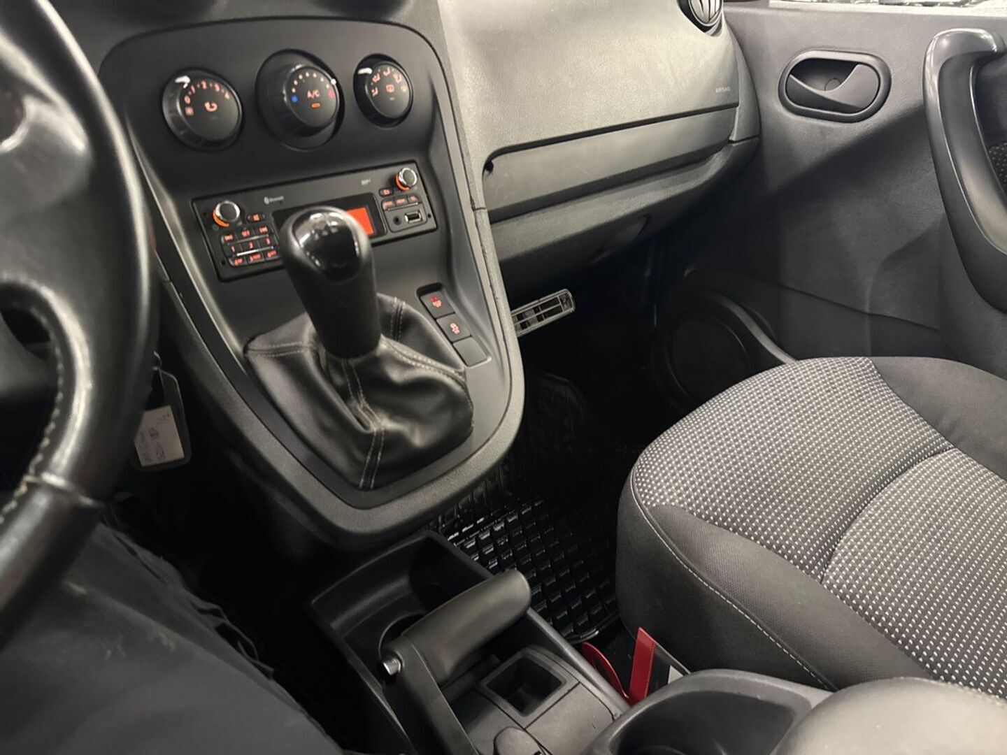 MERCEDES-BENZ Citan 2012