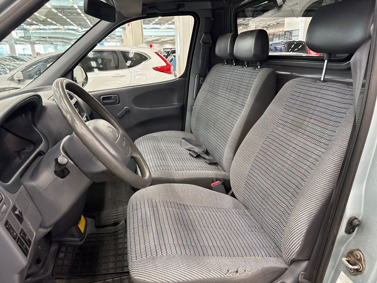 TOYOTA Hiace 1998