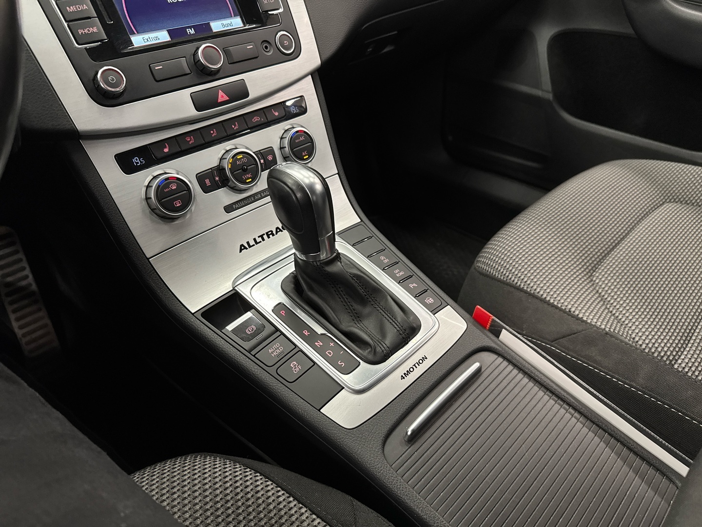 VOLKSWAGEN Passat 2013