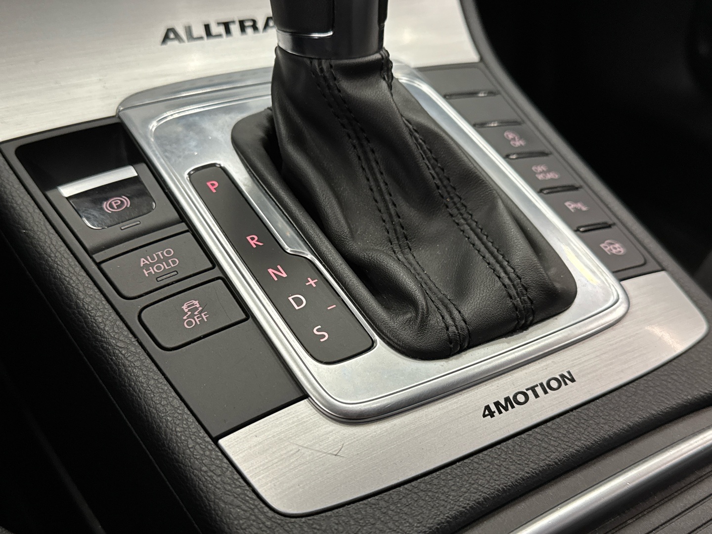 VOLKSWAGEN Passat 2013