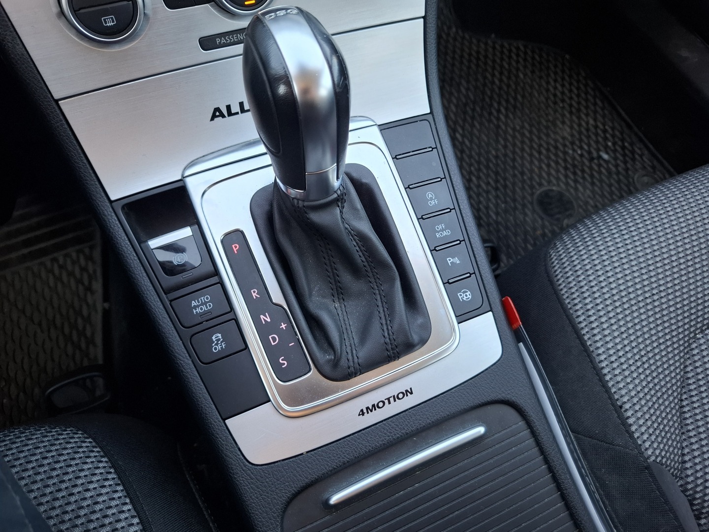 VOLKSWAGEN Passat 2013