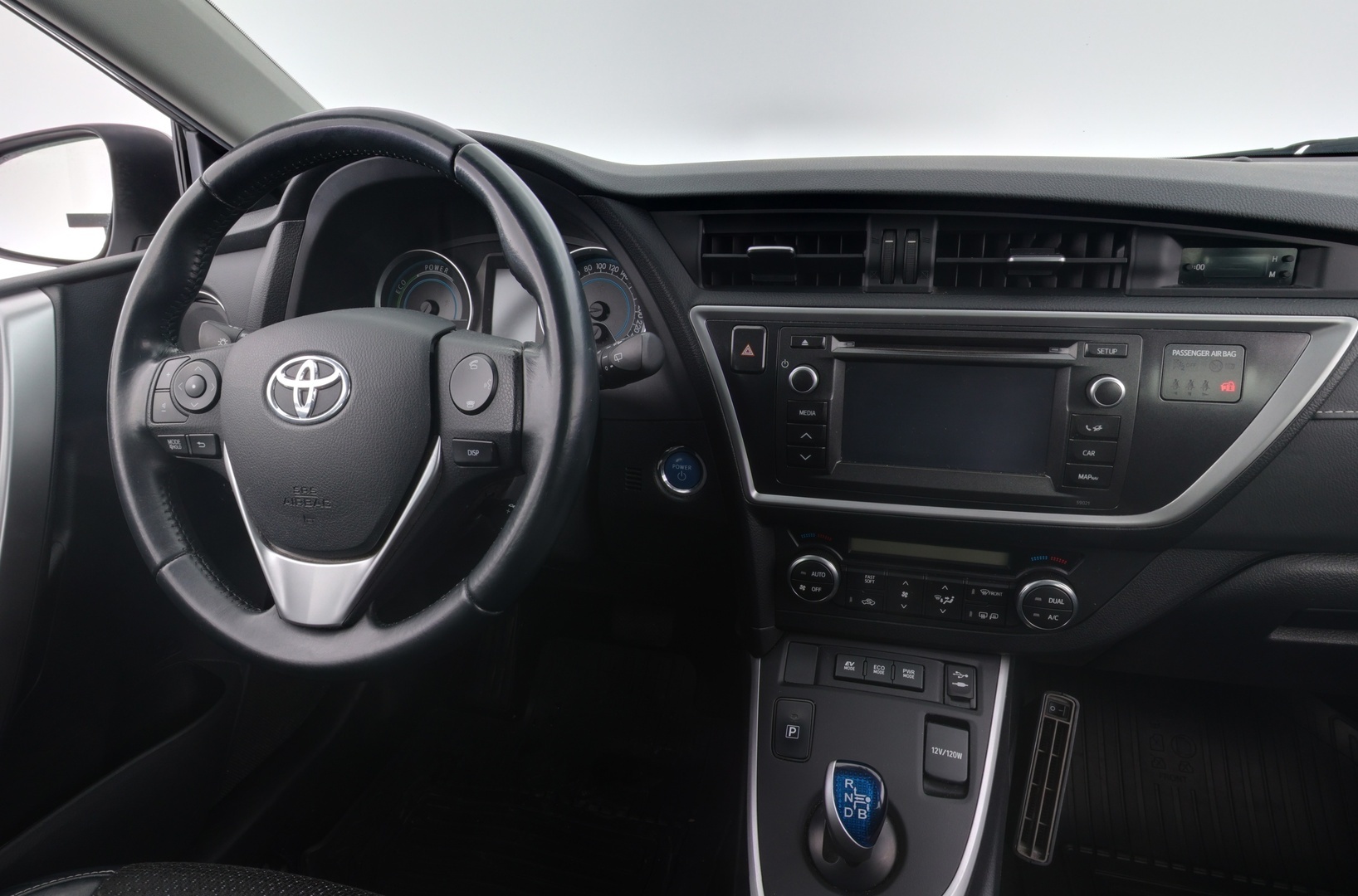 TOYOTA Auris 2014