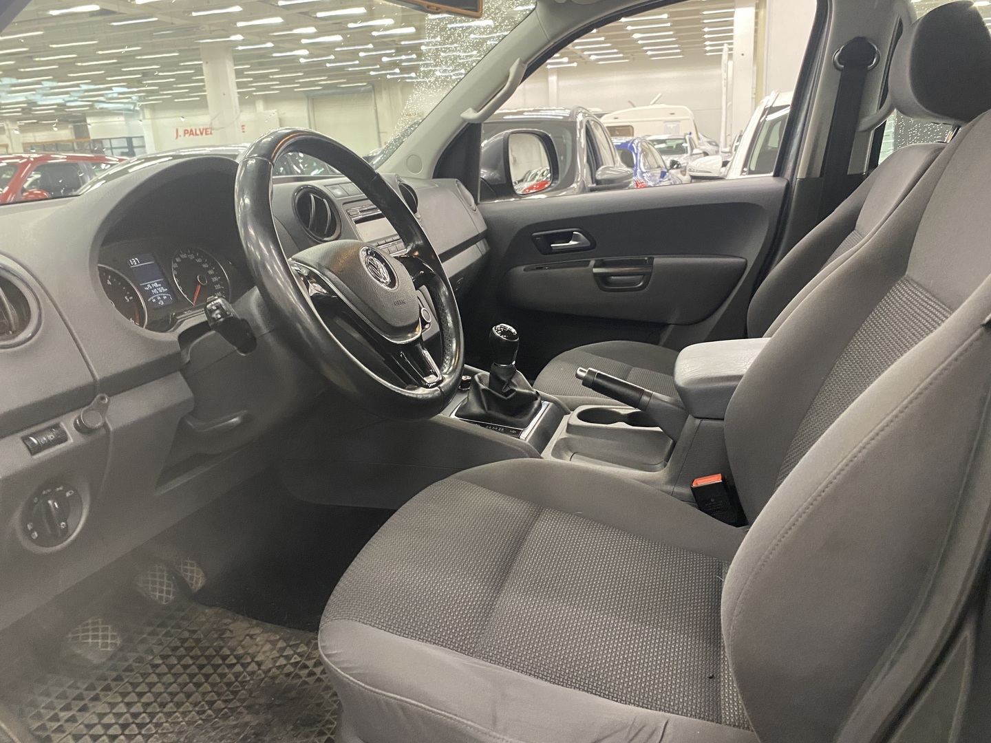 VOLKSWAGEN Amarok 2015