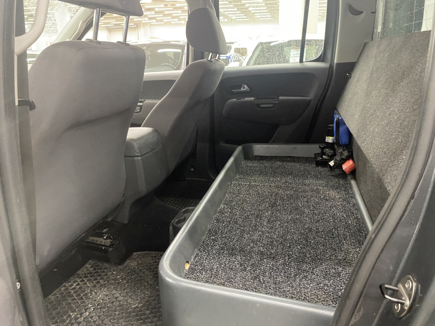 VOLKSWAGEN Amarok 2015