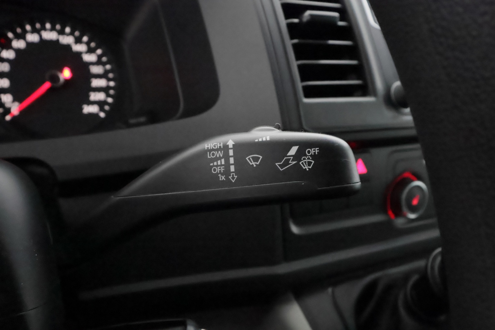 VOLKSWAGEN Transporter 2017