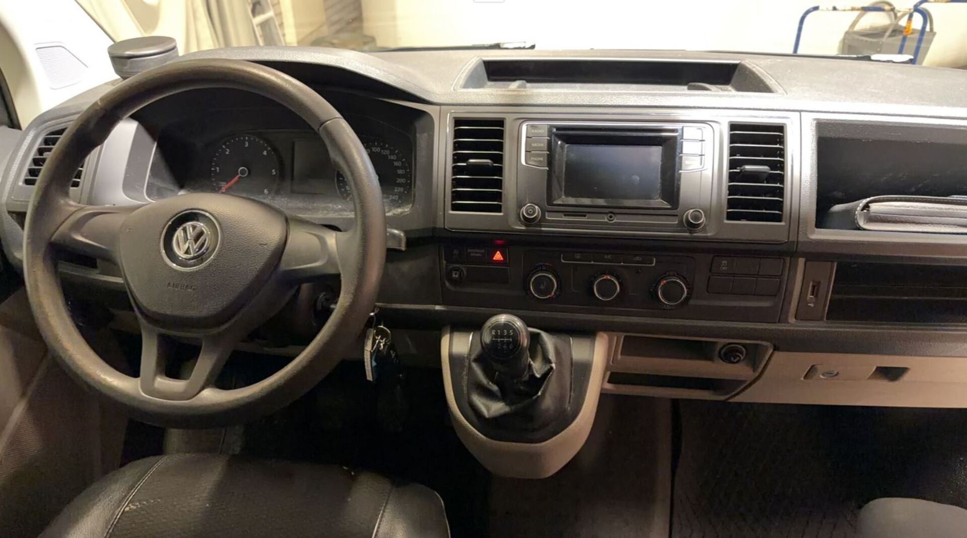VOLKSWAGEN Transporter 2018