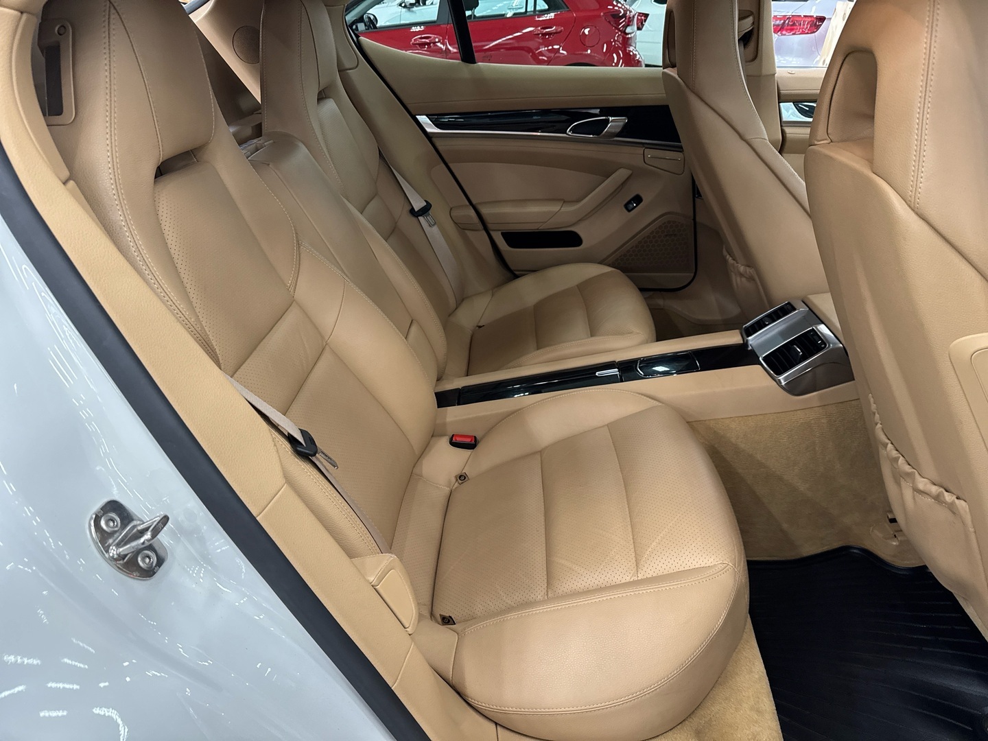 PORSCHE Panamera 2012