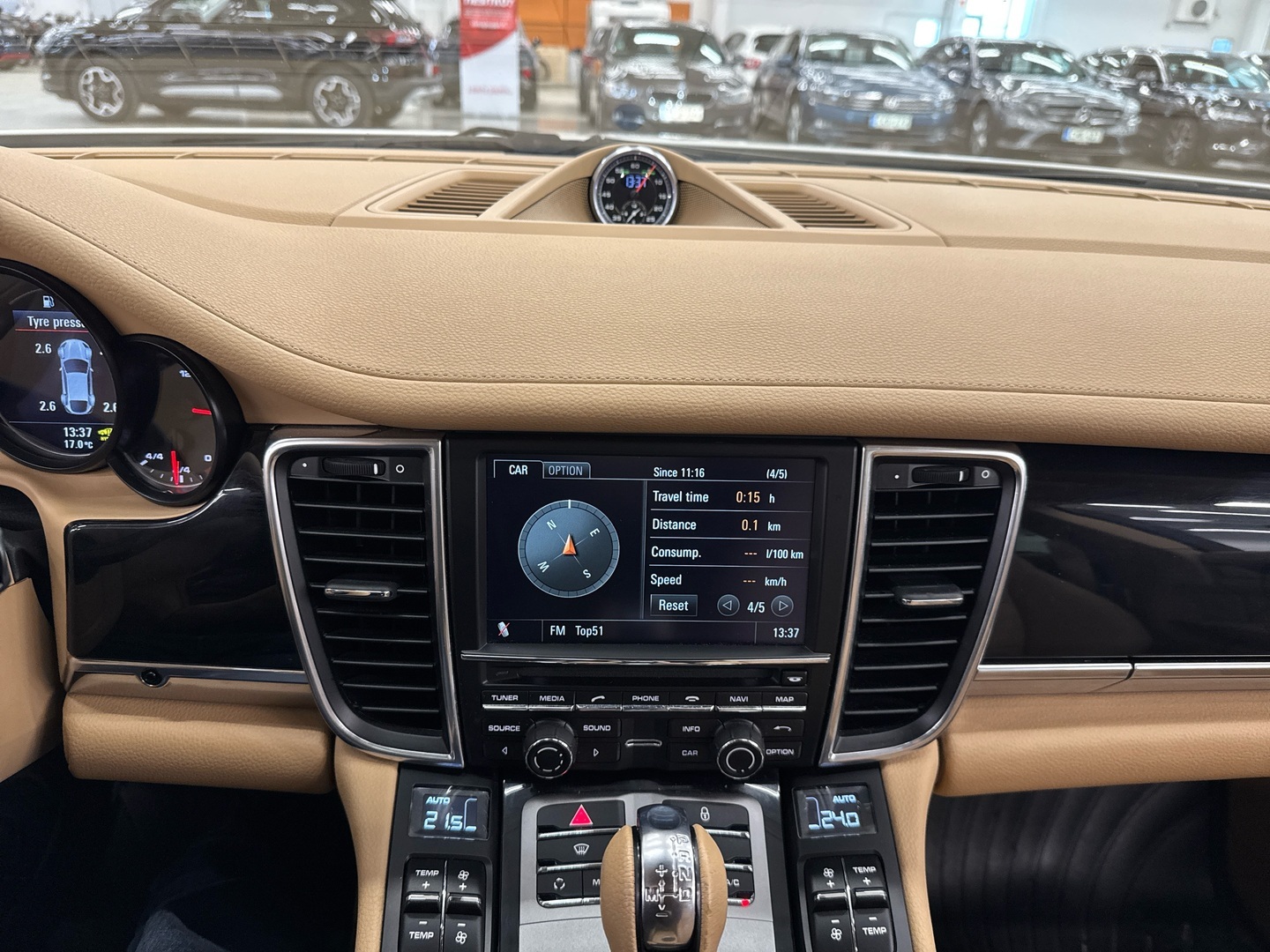 PORSCHE Panamera 2012