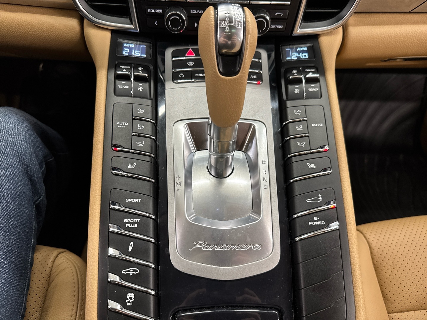 PORSCHE Panamera 2012