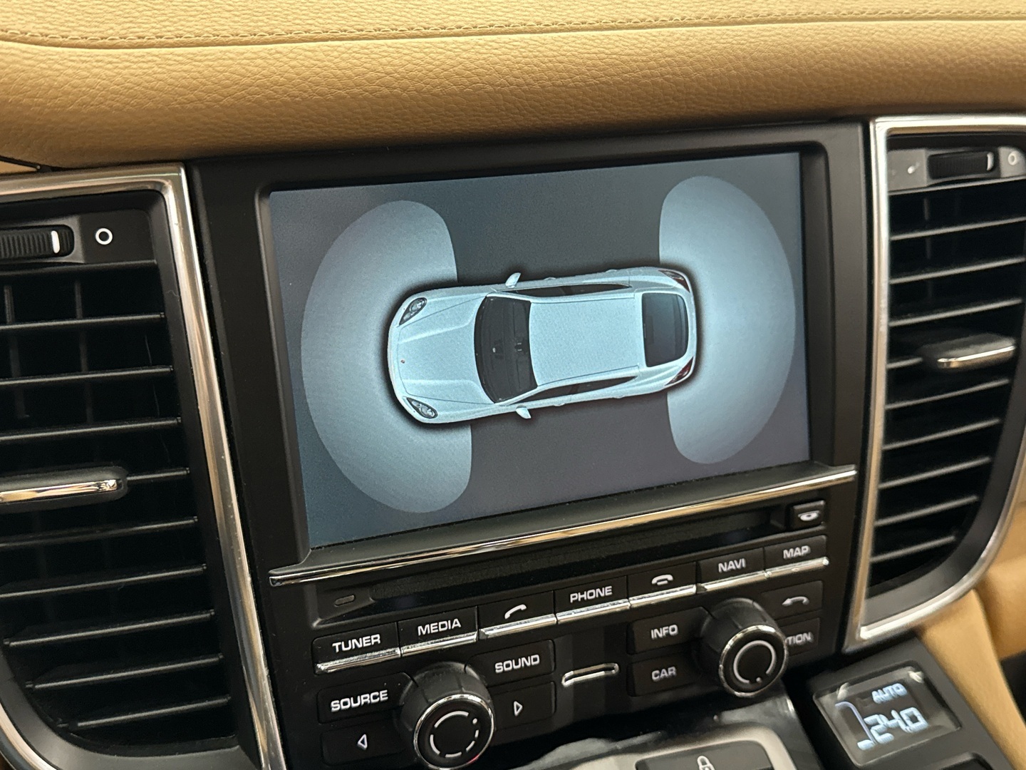 PORSCHE Panamera 2012