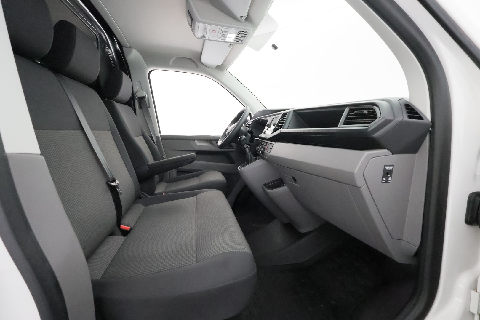 VOLKSWAGEN Transporter 2023