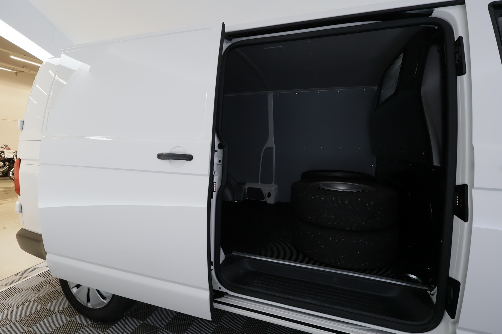 VOLKSWAGEN Transporter 2023