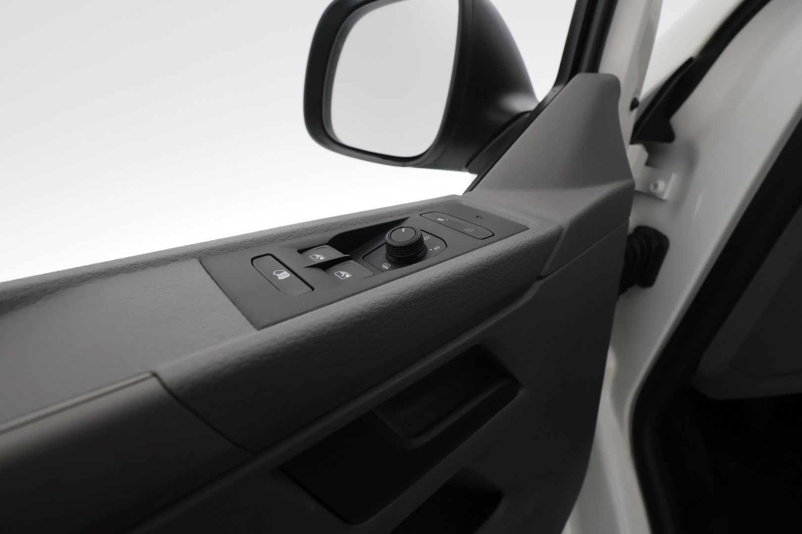 VOLKSWAGEN Transporter 2023