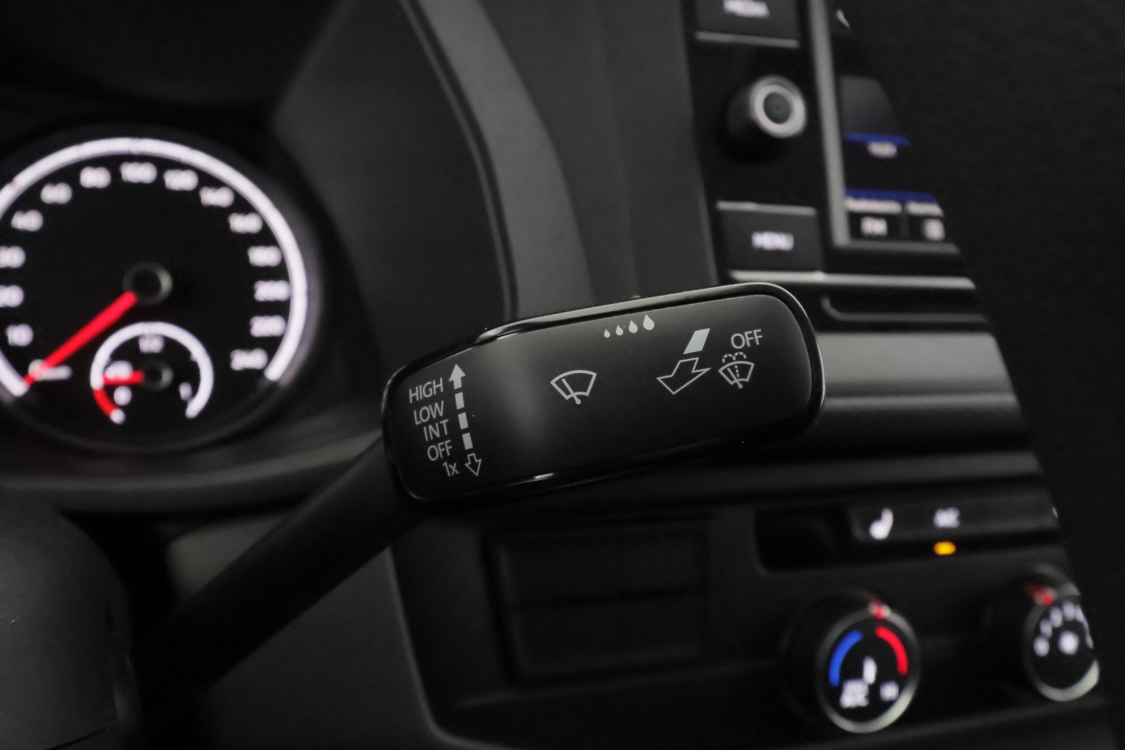 VOLKSWAGEN Transporter 2023