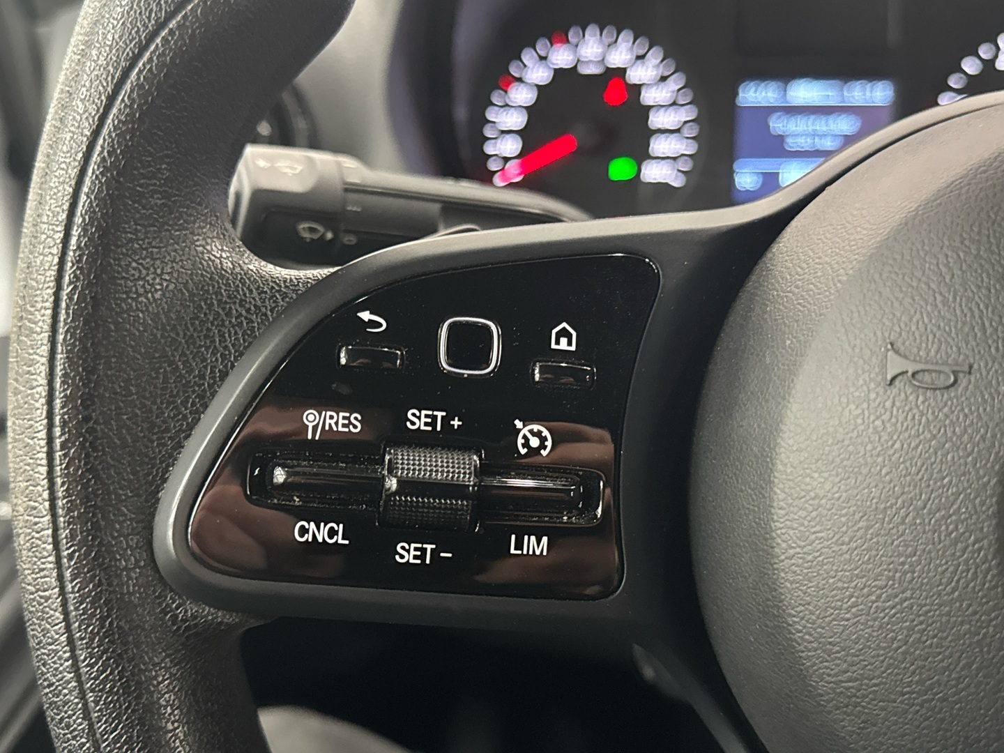 MERCEDES-BENZ Sprinter 2023