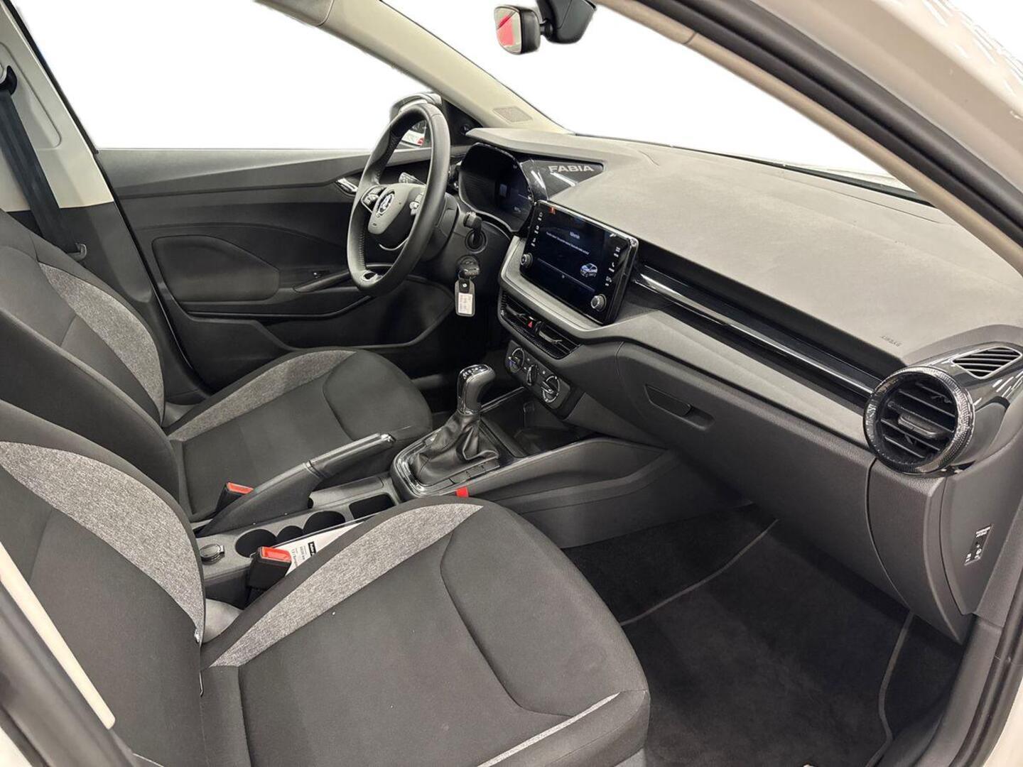 SKODA Fabia 2024
