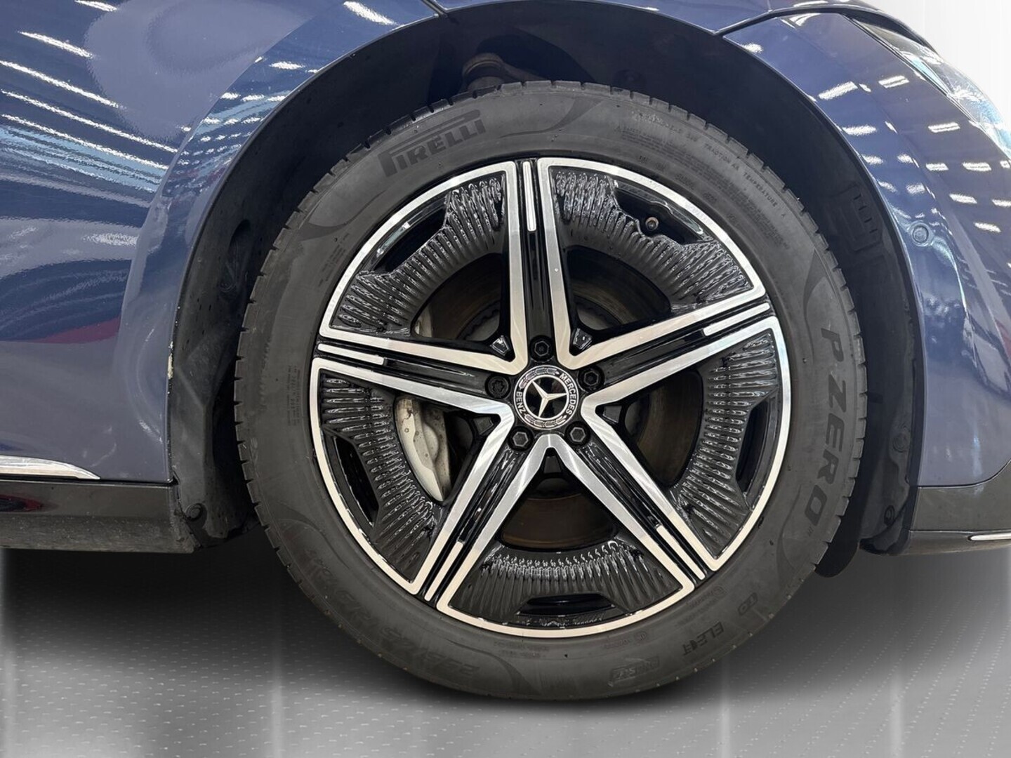 MERCEDES-BENZ EQE 13