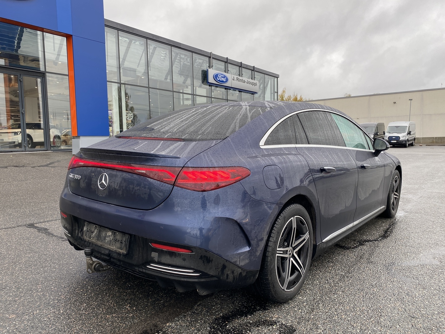 MERCEDES-BENZ EQE 4