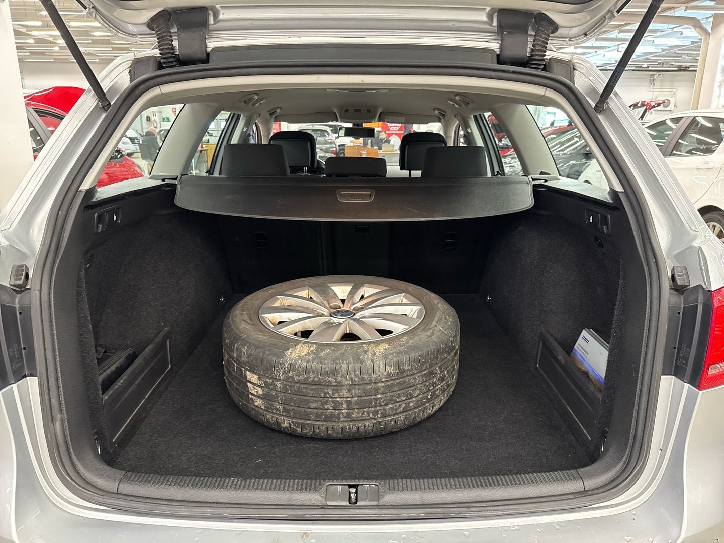 VOLKSWAGEN Passat 2012