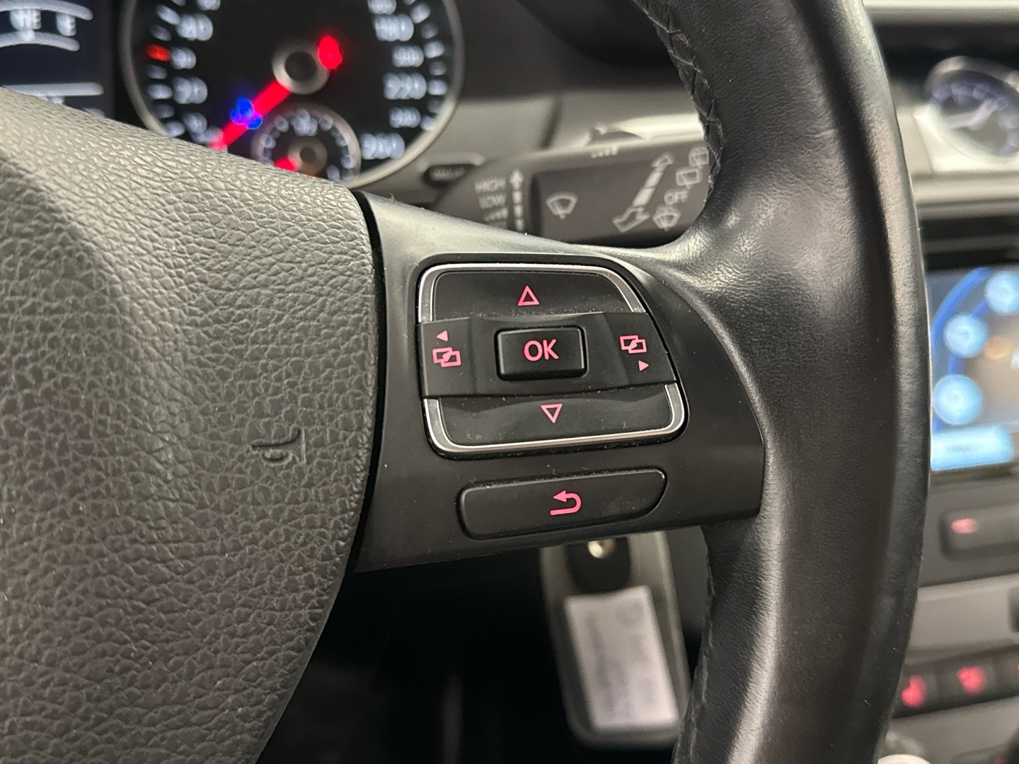 VOLKSWAGEN Passat 2012