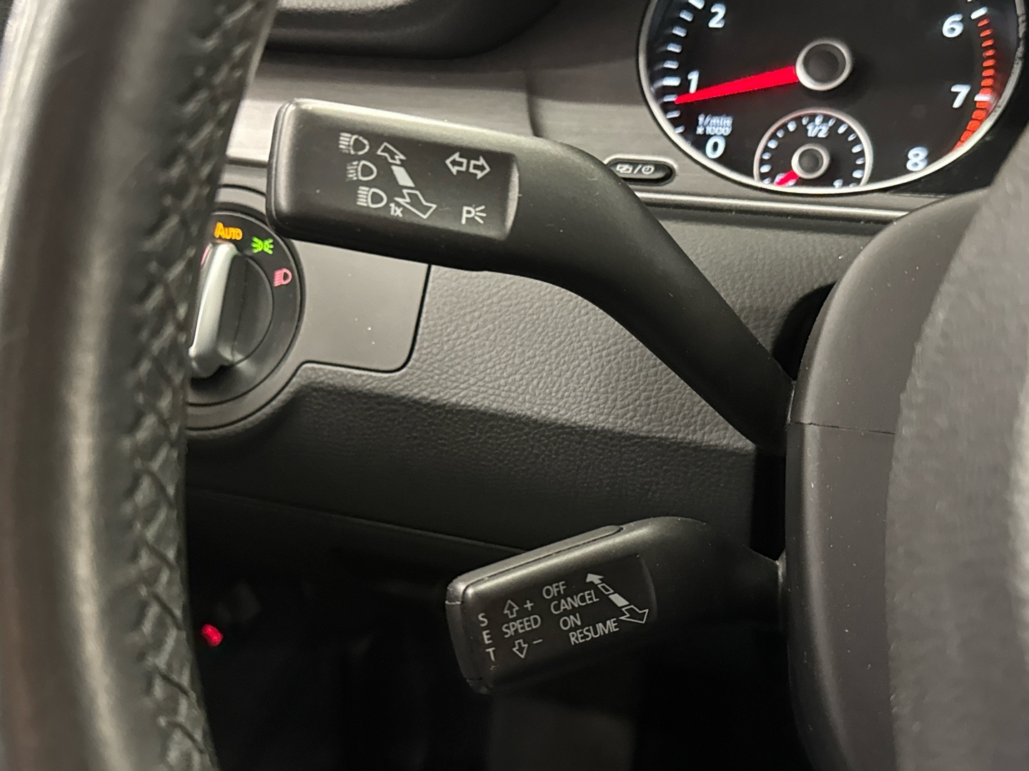 VOLKSWAGEN Passat 2012