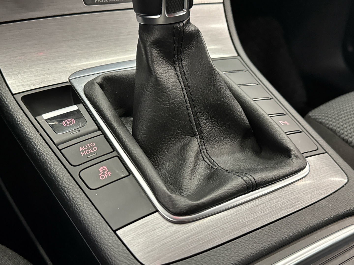 VOLKSWAGEN Passat 2012