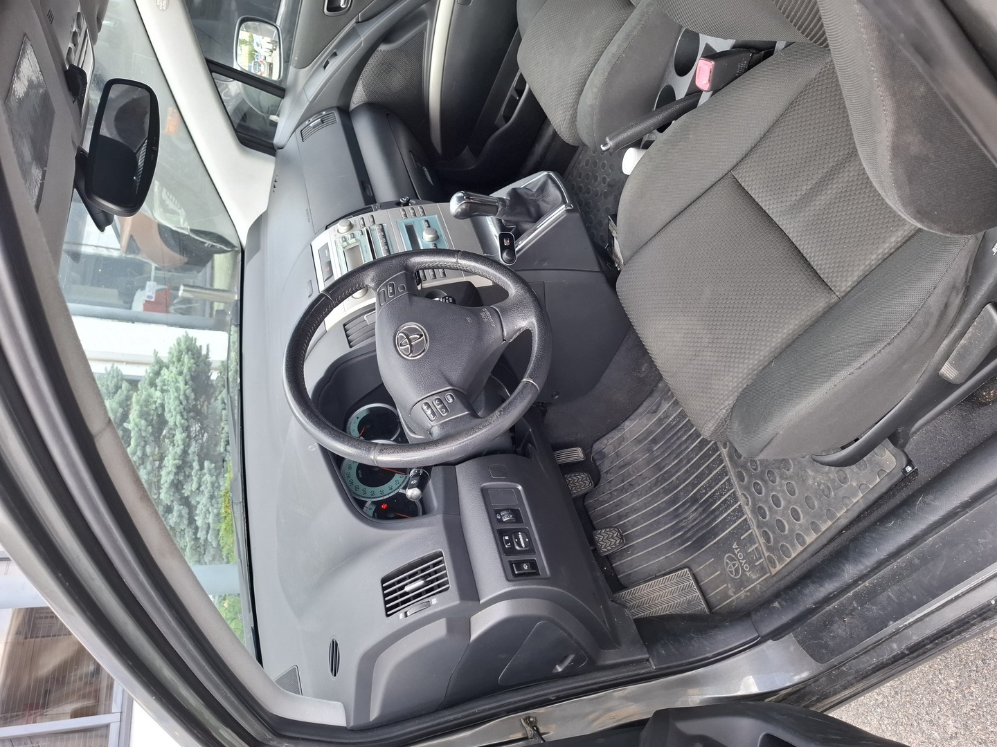 TOYOTA Corolla Verso 2005