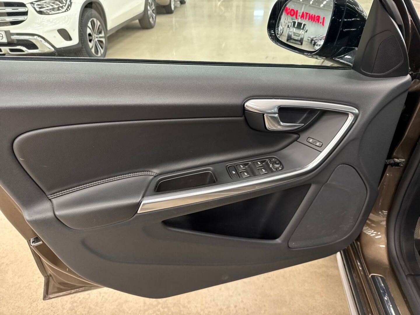 VOLVO V60 Cross Country 2016
