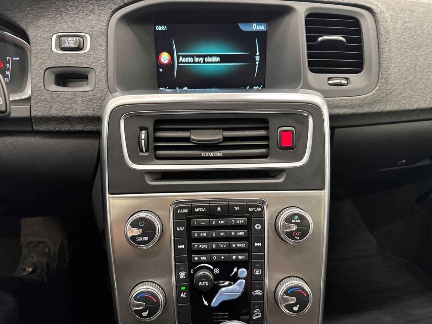 VOLVO V60 Cross Country 2016