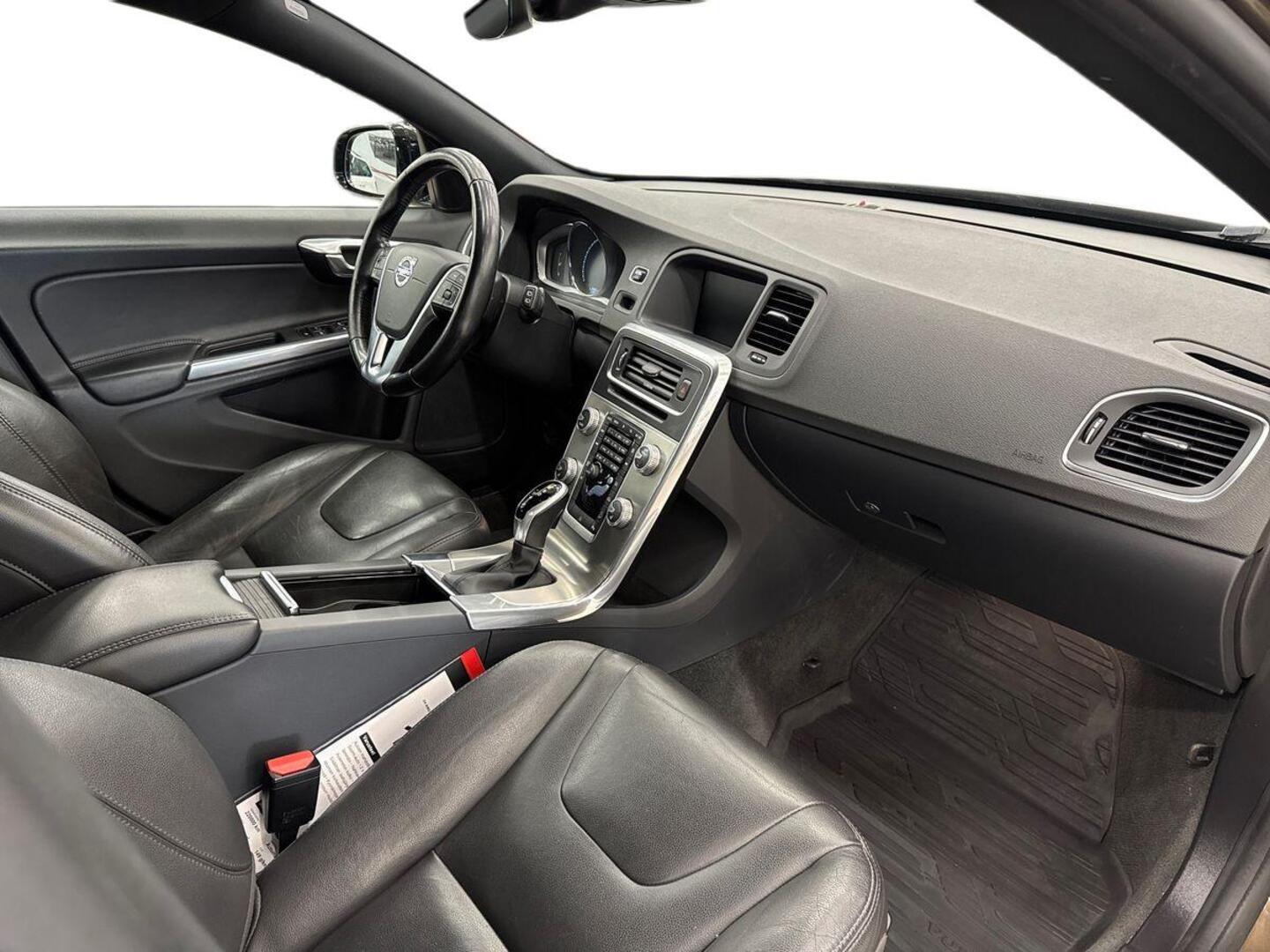 VOLVO V60 Cross Country 2016