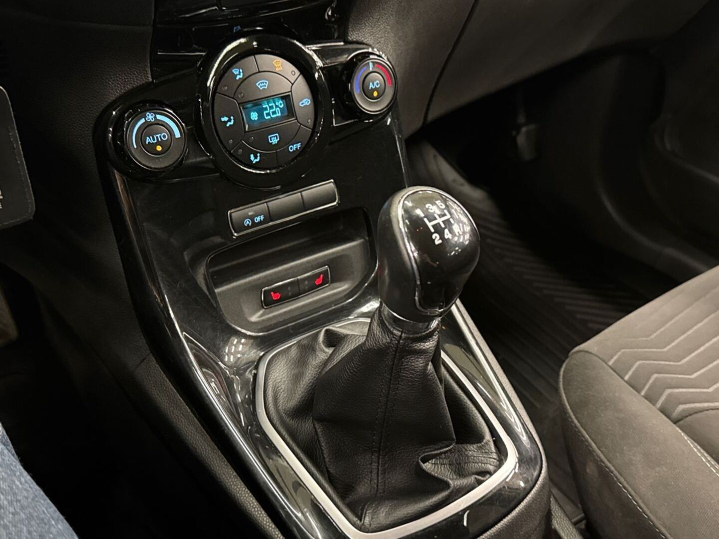 FORD Fiesta 2014