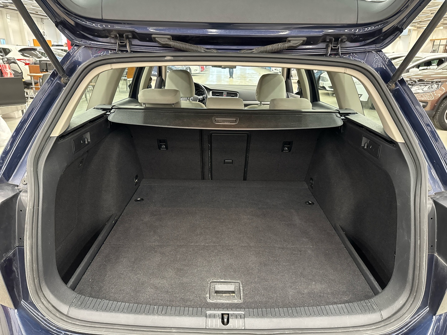 VOLKSWAGEN Golf 2014