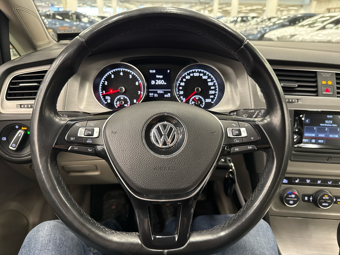 VOLKSWAGEN Golf 2014