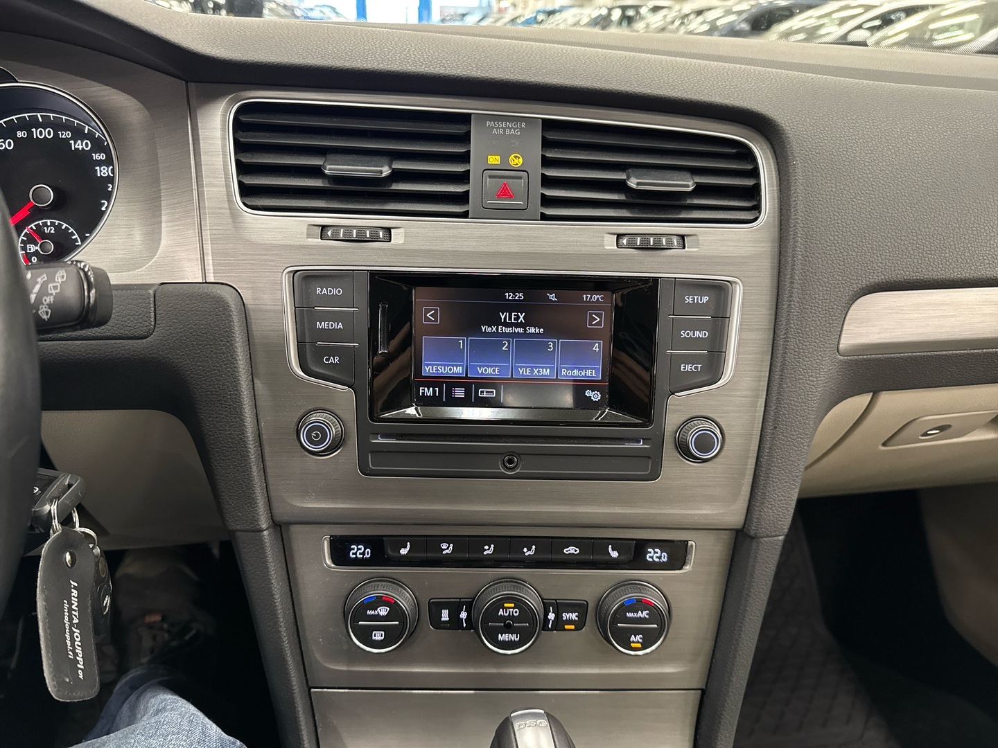 VOLKSWAGEN Golf 2014