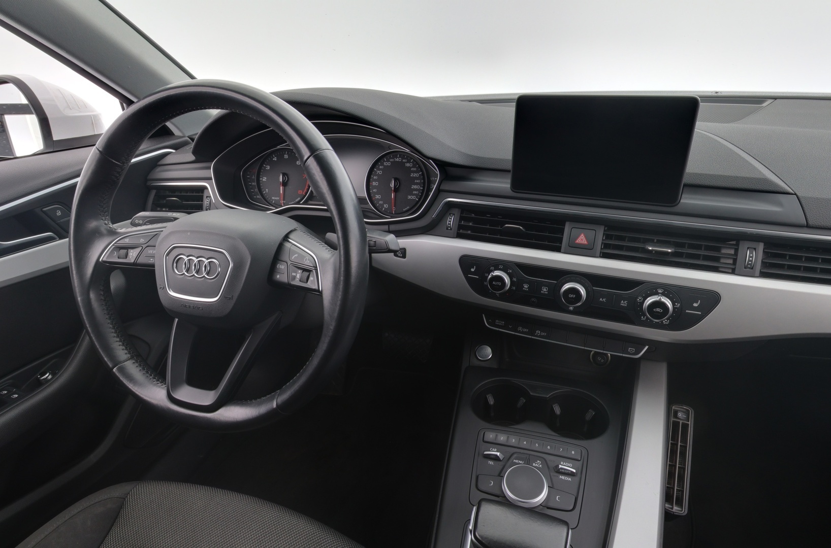 AUDI A4 2016