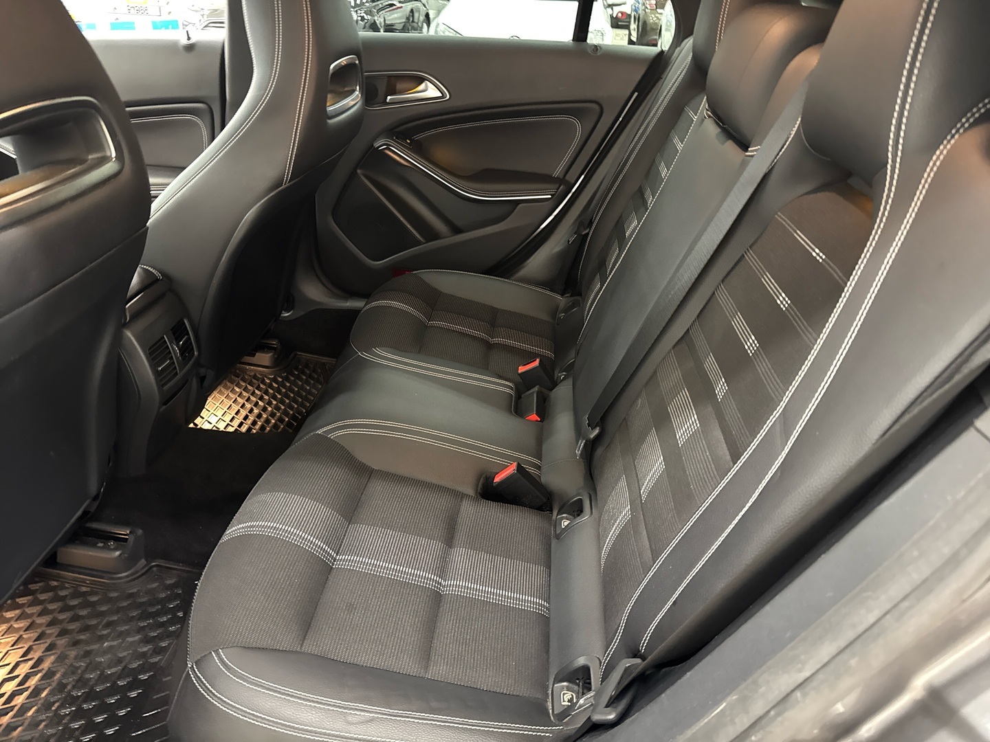 MERCEDES-BENZ CLA 2017