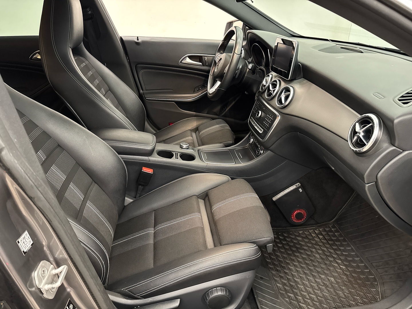 MERCEDES-BENZ CLA 2017